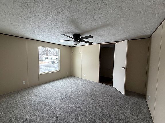 3rd image of 106 Towns End Ct