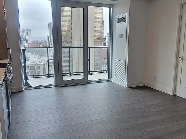 75 James St S #1202 — Photo 9