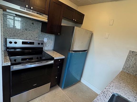 2nd image of 1141 W River Dr