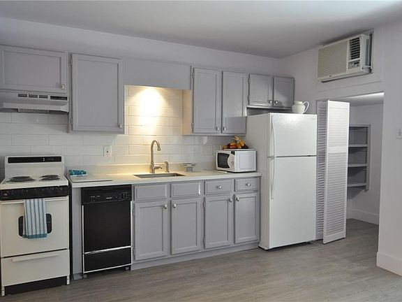 4th image of 1214 Barton Hills Dr APT 102
