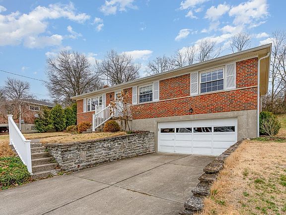 3rd image of 414 Hillbrook Dr