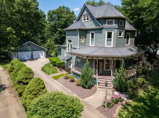 1306 E Grove St, Bloomington, IL 61701