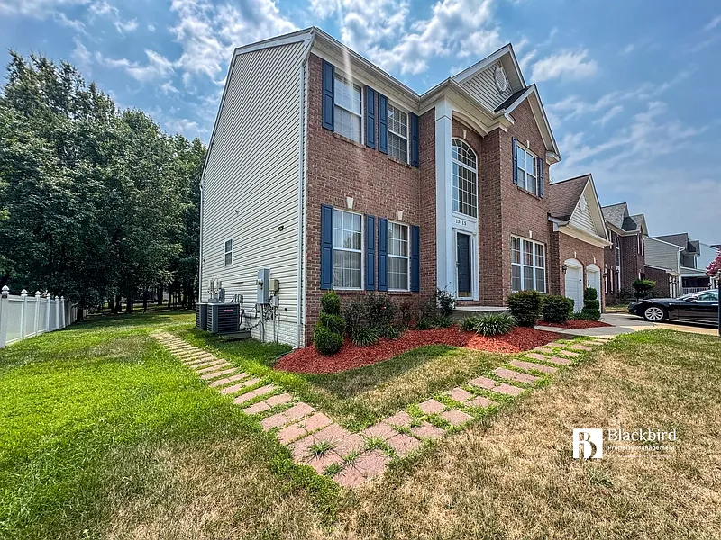13615 Tree Leaf Ct
