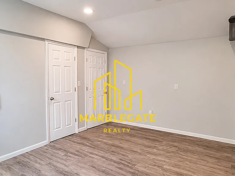 805 Broadway #B33 — Photo 2