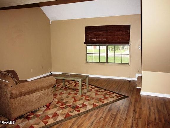 4th image of 110 Appaloosa St