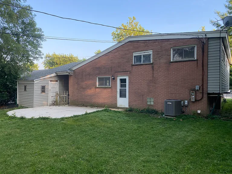 330 Forestway Dr — Photo 17