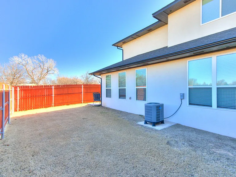 609 Abadan Dr — Photo 23