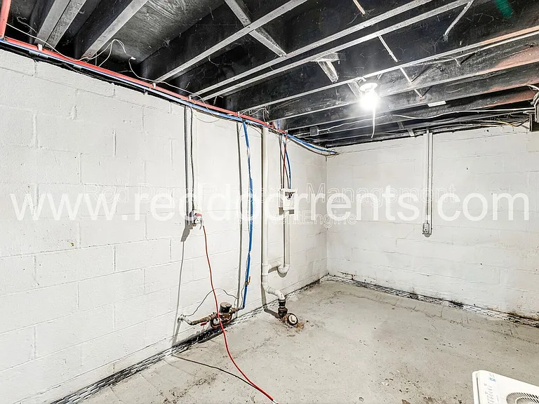 1742 N Whittier Pl — Photo 17