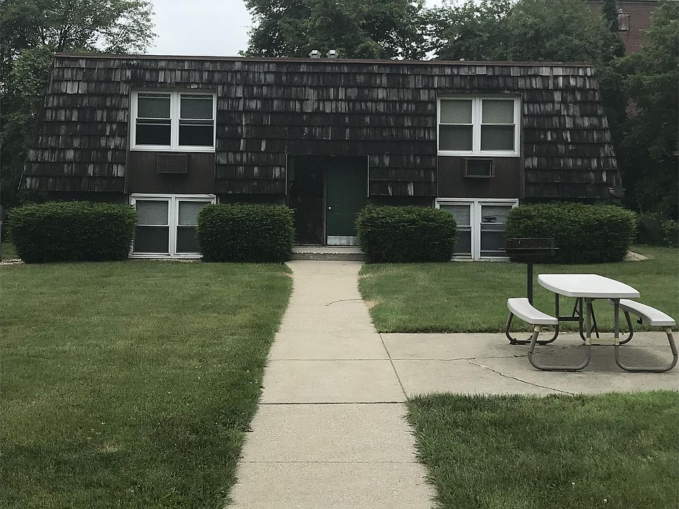 2nd image of 252 Mayfield Ave APT A