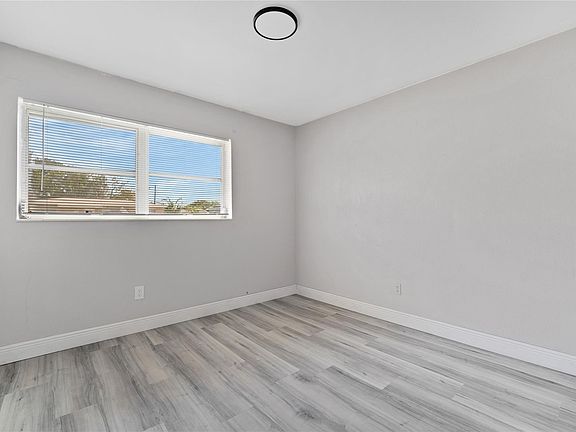 5th image of 1305 NW 189th Terrace