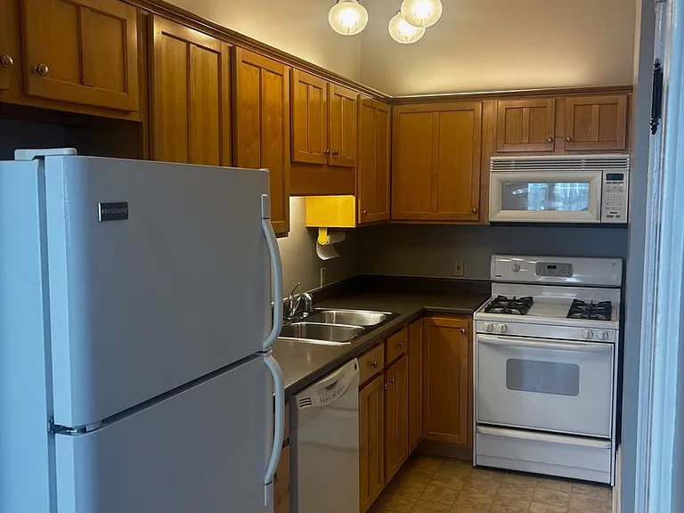 924 W Wayne St — Photo 20