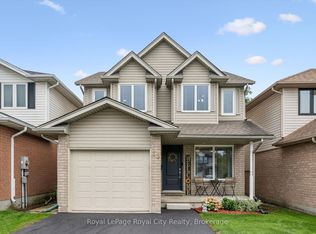 15 Trailbrook Ln, Guelph, ON N1E 7B6
