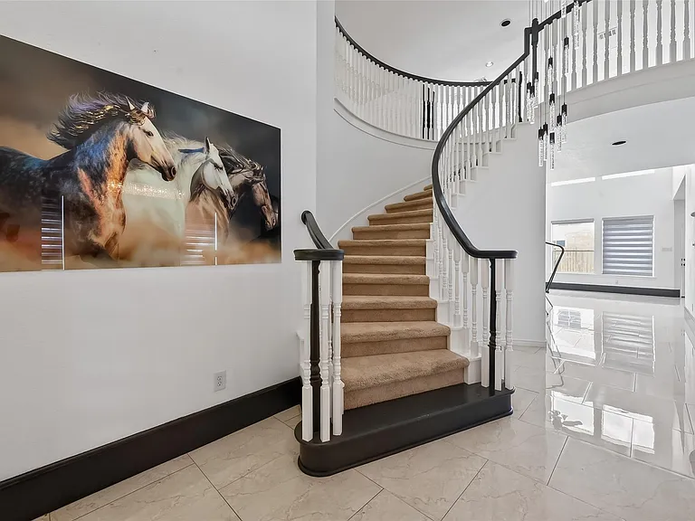 1311 Rene Ct — Photo 4