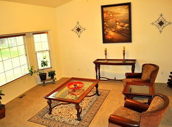 Open and bright family room. Vaulted Ceilings!