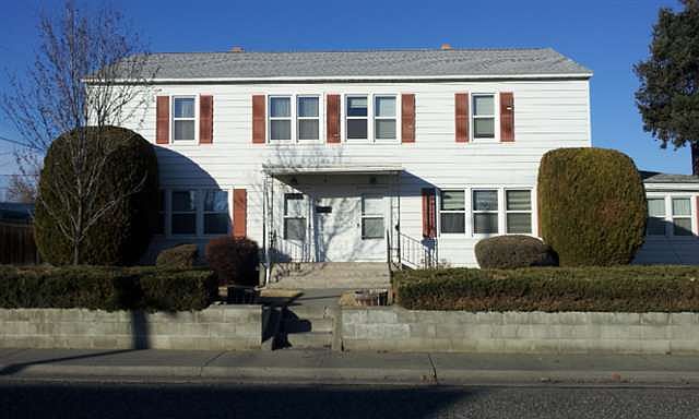 1st image of 902/904 Symons St