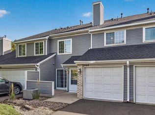 464 Heartland Ct, Chanhassen, MN 55317