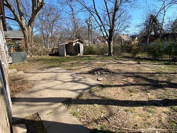2nd image of 410 N 12th St