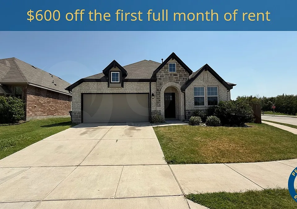 204 Rosewood Dr