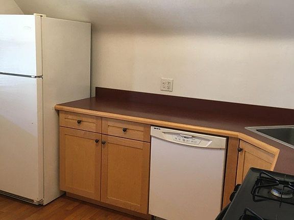 2nd image of 116 Elgin Ave #2