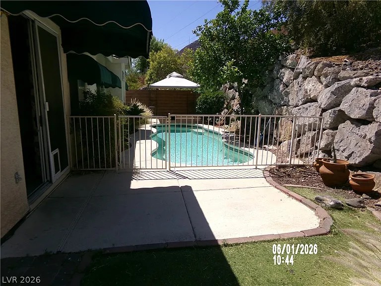 120 Humphreys Peak Ct — Photo 3