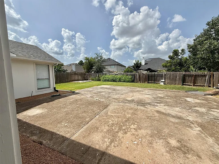 14802 Bellflora Ct — Photo 33