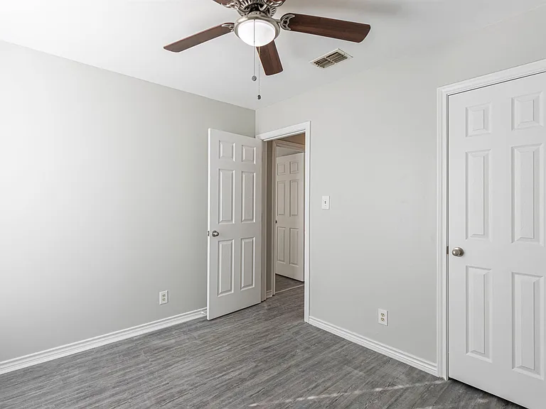 5605 Calais Dr — Photo 22
