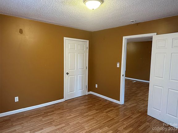 3rd image of 319 Vanderford St