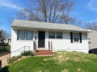 405 Caithness Rd, Saint Louis, MO 63137