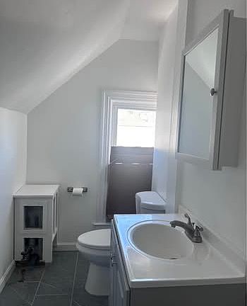 4th image of 181 Reynolds Ave #3