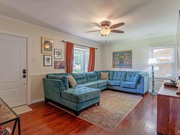 4th image of 6817 Lincoln Ave