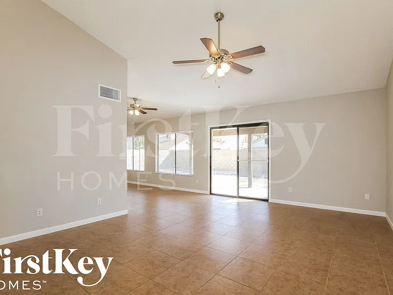 7619 W Brown St — Photo 3