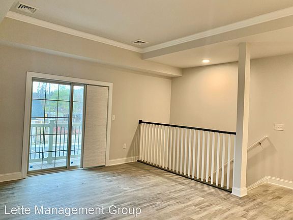 5th image of 208 Creek Ln