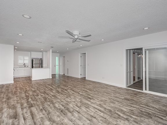 Dining room/kitchen