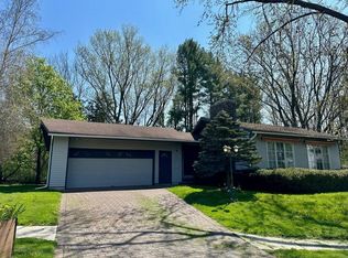 4 S Cove Rd, Burlington, VT 05401