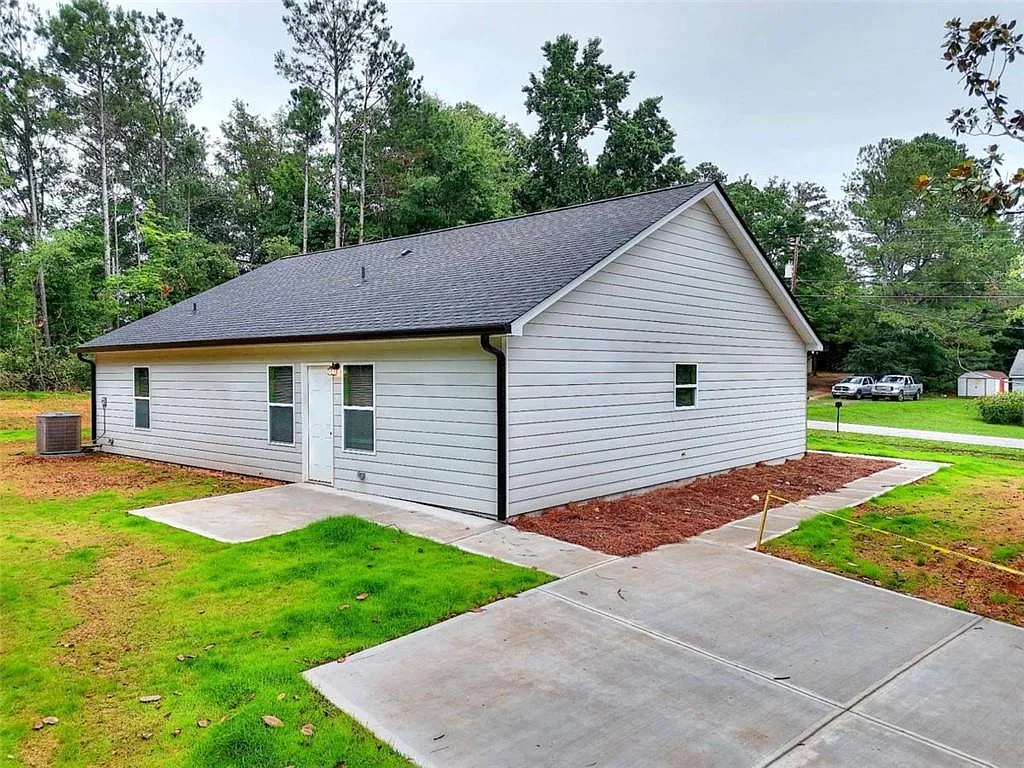 4 bed, 2.0 bath, 1580 sqft, $2,000 — Photo 4