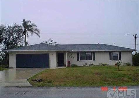 2nd image of 265 SE Lakehurst Dr