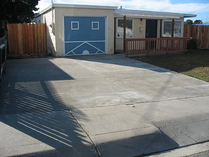 202 Denise Dr photo 1