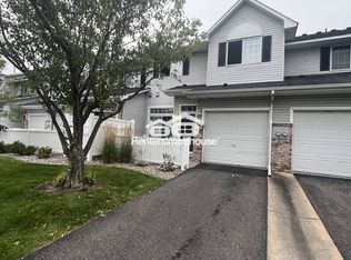 8492 Cortland Rd, Eden Prairie, MN 55344