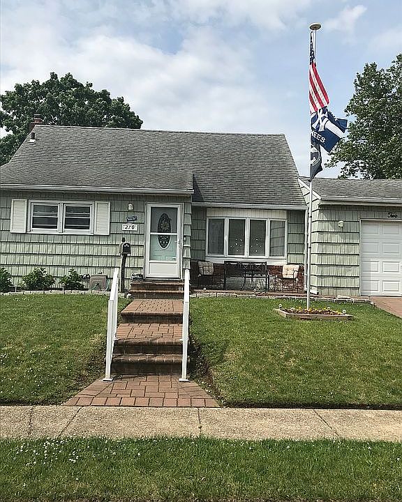 1st image of 270 Andrew Ave