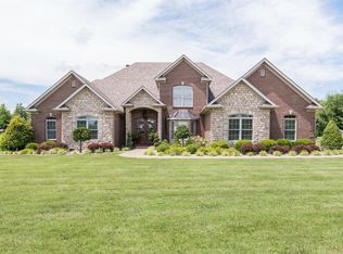 204 Kindelbrook Cir, Mount Sterling, KY 40353