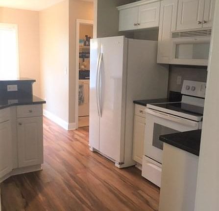 5th image of 124 S Palm Dr