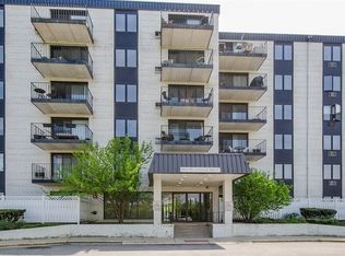 9078 W Heathwood Dr APT 1L, Niles, IL 60714