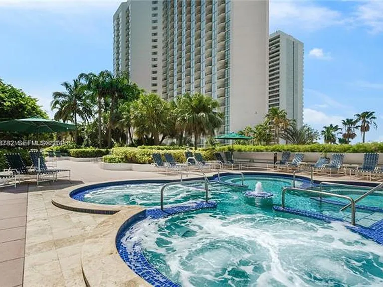1717 N Bayshore Dr #A-1951 — Photo 23