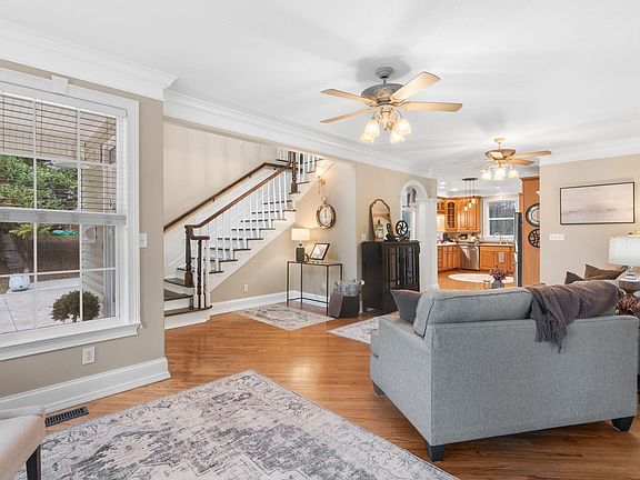 3rd image of 135 Ocoee Hills Cir NE