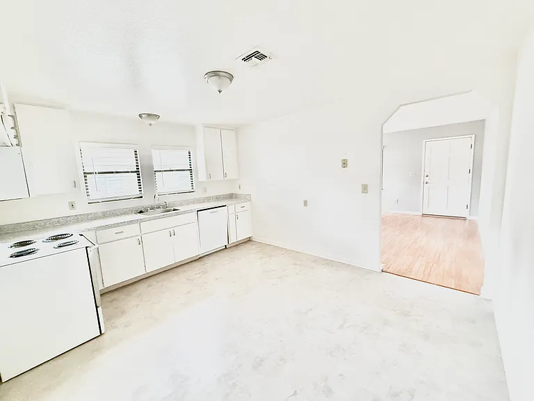 115 B St #115 — Photo 8
