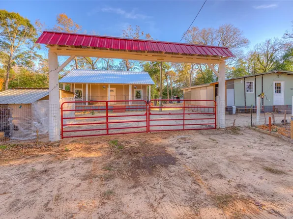 186 Baletka Blvd, Livingston, TX 77351