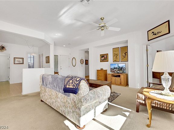 5th image of 1592 Fieldbrook St