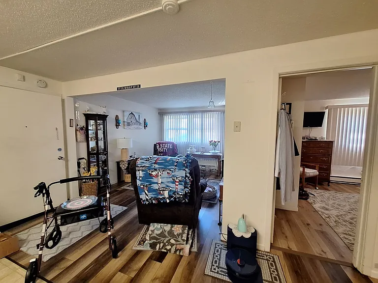 2406 Hill Ave — Photo 16