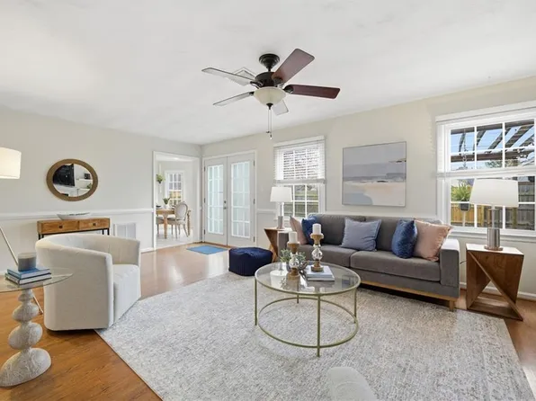 1257 Warner Hall Dr, Virginia Beach, VA 23454