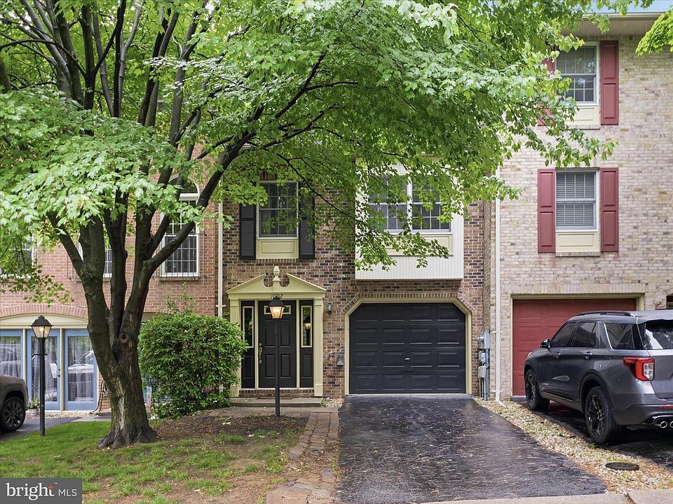 1st image of 1002 Lindsay Ln